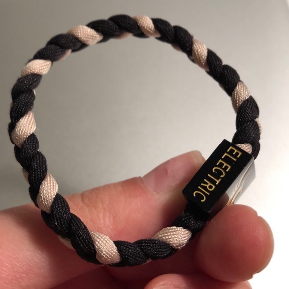 SOLD // Illenium electric family bracelet - Picture 5 of 5